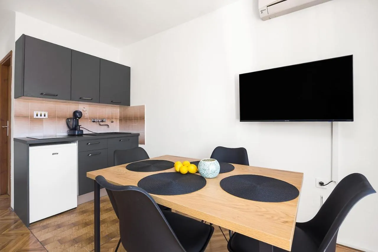 Apartments Suhi Brod Medulin