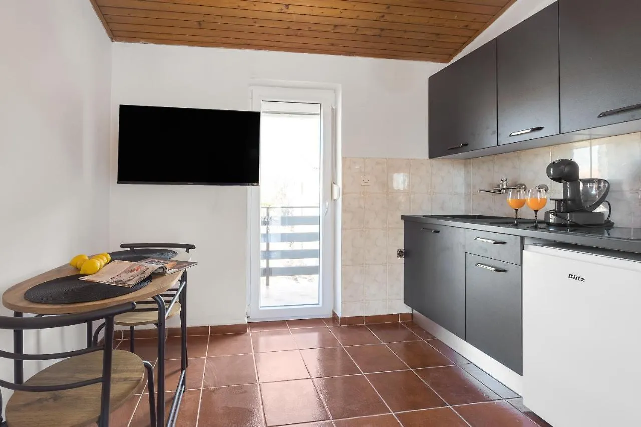 Apartments Suhi Brod Medulin